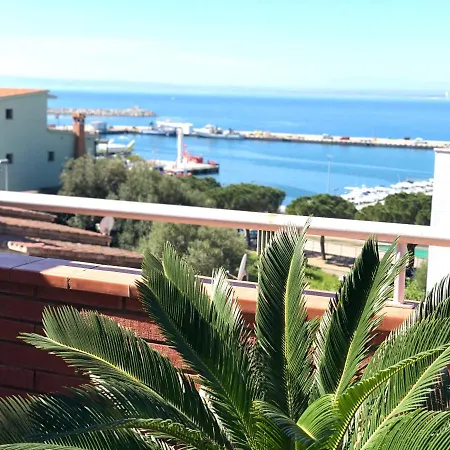 Nautica 10: Seaside Terrace With Ac Near Port And Beach Apartment