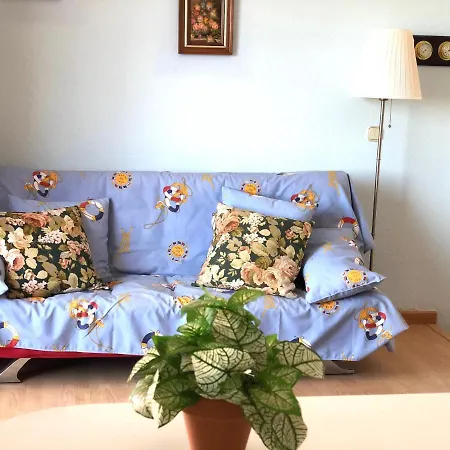 Nautica 10: Seaside Terrace With Ac Near Port And Beach Roses