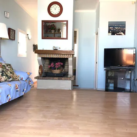 Apartment Nautica 10: Seaside Terrace With Ac Near Port And Beach Roses